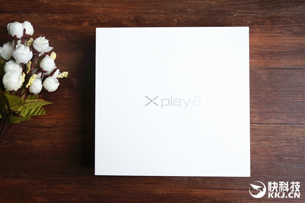 vivo全新旗艦Xplay 6開(kāi)箱：四曲面屏太驚艷！