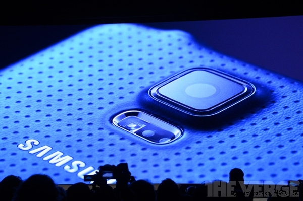 三星新一代旗艦Galaxy S5登場：指紋識別/IP67三防